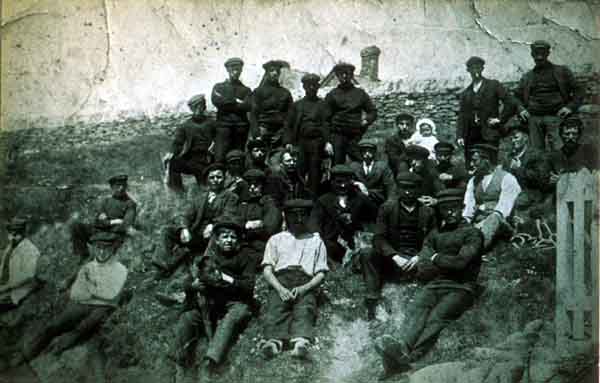 Group of fishermen pre-1914