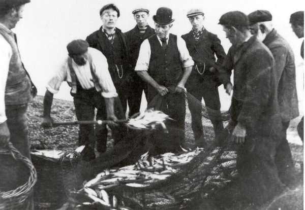 Abbotsbury fishermen dipping out - 1920