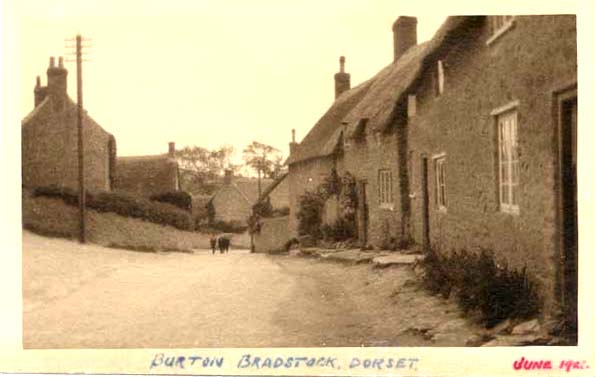 High Street showing the old cottages opposite the Anchor Inn  1927