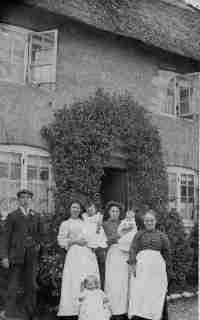 Granny Coombs, son Jack with two sisters Harriet & Martha