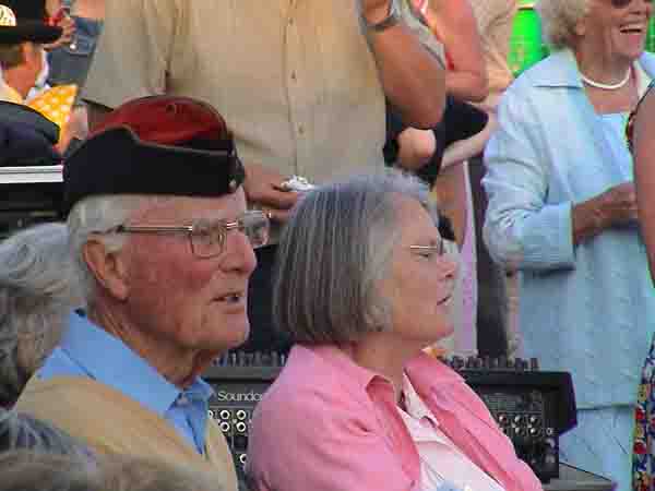 Derek Parsons & Susan Paul enjoying the evening